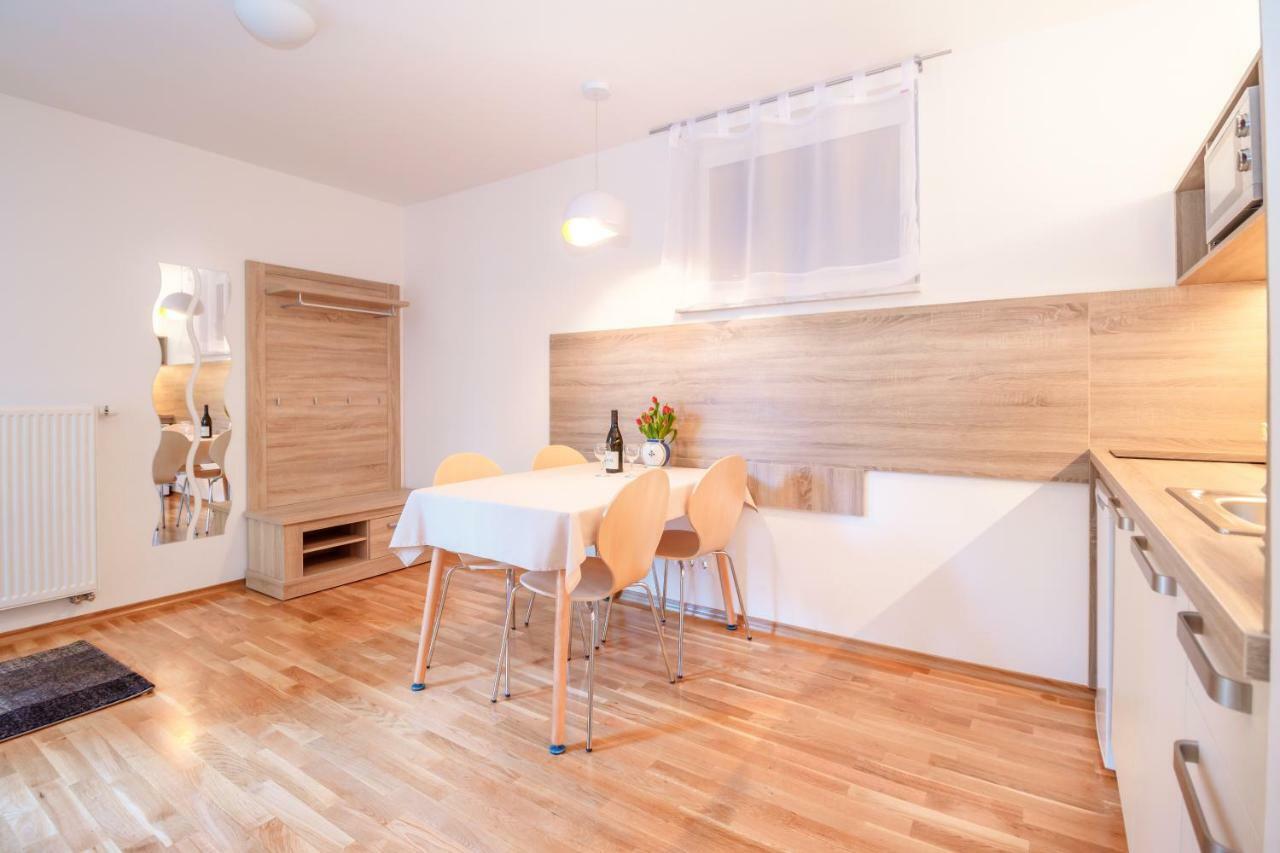 Alp Apartma Радовлица Екстериор снимка